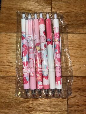 Strawberry Character 6 Count BLACK Gel Pens